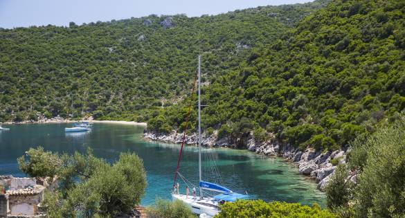 Lefkas Yacht Charter