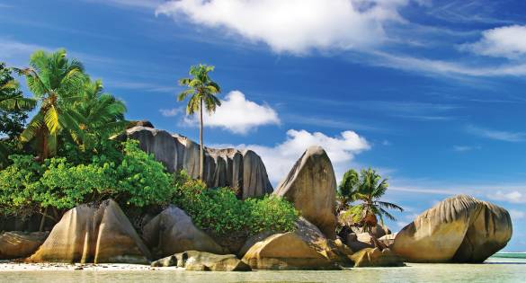 la_digue_seychelles_resized