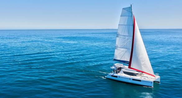 Sunsail 454L catamaran under sail