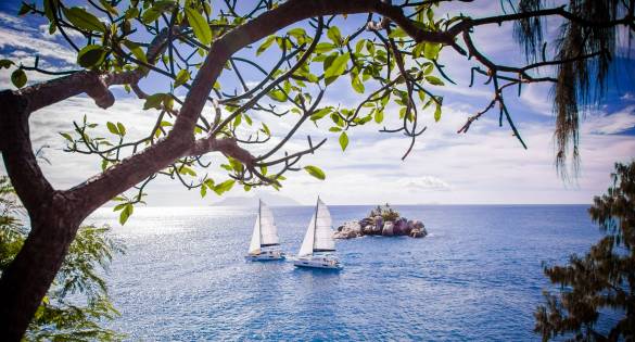 sunsail_seychelles_sailing-9314_resized-300x200