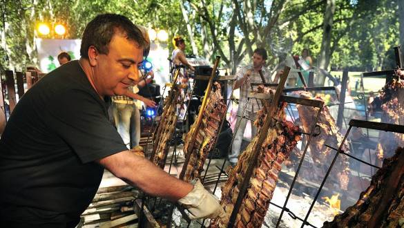Street Food in Argentina: Discover the Best Kept Secrets