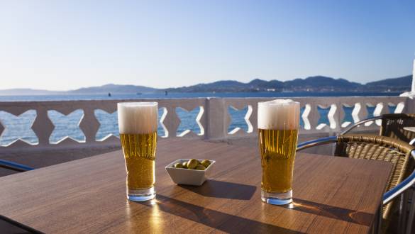 Clara - A low alcohol drink similar to a shandy that’s made by mixing beer with tangy lemon juice - Spanish cuisine