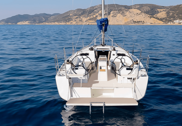 Sunsail 34.1 Deck