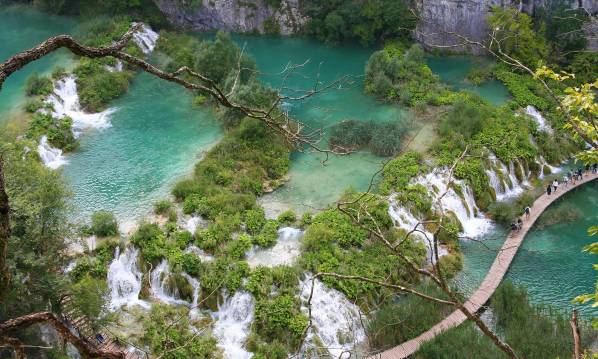 plitvice waterfall