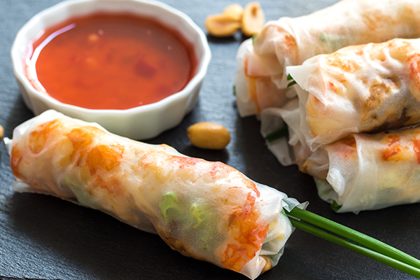 Spring roll family cooking class in Vietnam