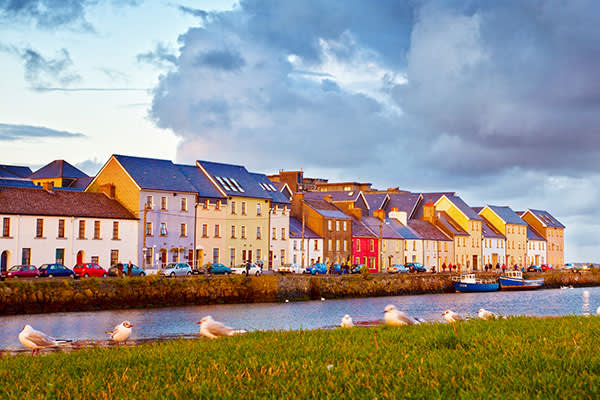 Image of the colorful houses in Galway.