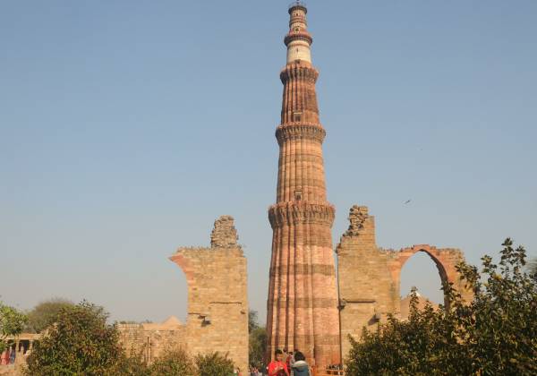 a close up of Qutub Minar