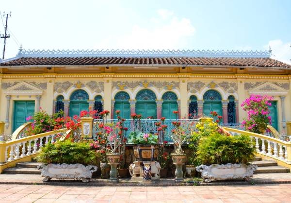 Vietnam: Legendary Landscapes