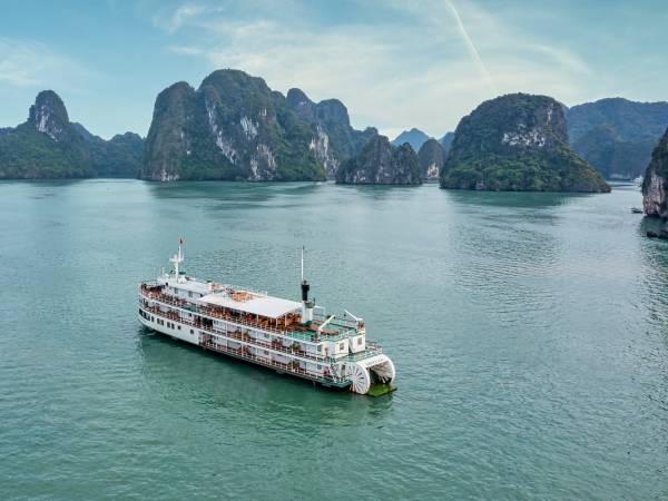 Vietnam & Angkor – Premium Adventure
