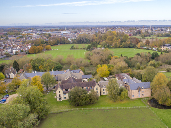 Cambridge to Oxford: WWII & Colleges – Private Group Adventure