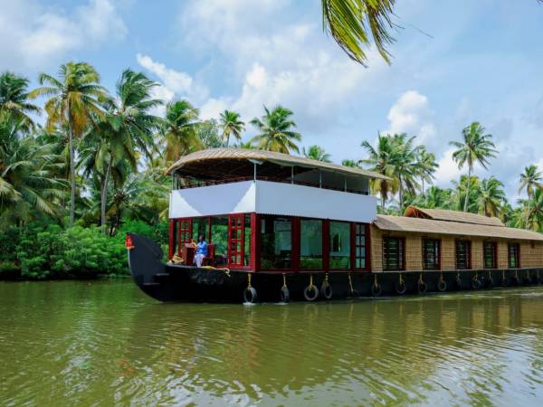 Discover South India – Premium Adventure