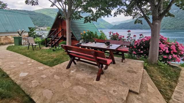 Cycle the Balkans