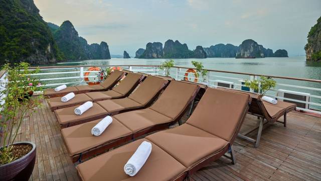Vietnam & Angkor – Premium Adventure