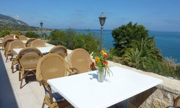 aphrodite_beach_hotel_restaurant_terrace