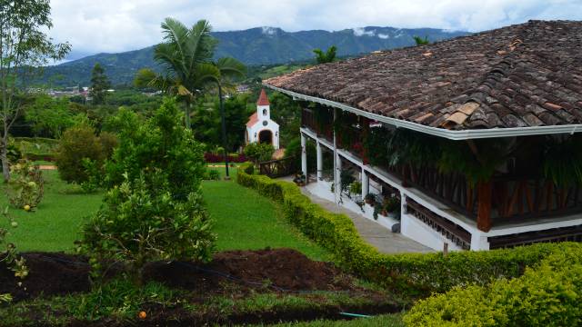 Colombia: Culture, Coffee & Caribbean