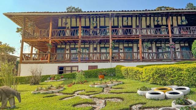 Colombia: Culture, Coffee & Caribbean