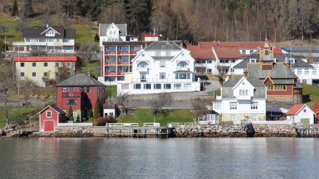 Walking in Balestrand