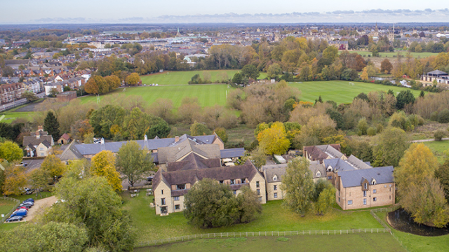 Cambridge to Oxford: WWII & Colleges – Private Group Adventure