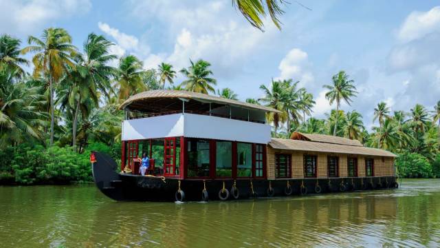 Discover South India – Premium Adventure