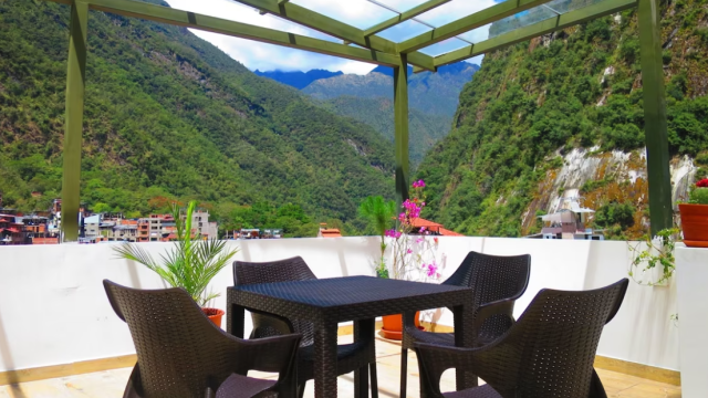 Walking Machu Picchu – With Private Guide