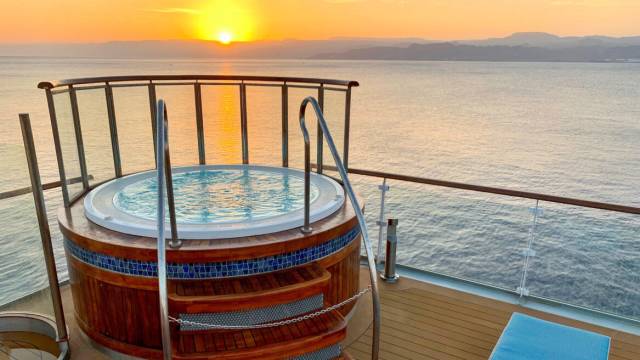 Antarctic Express: Cruise South, Fly North
