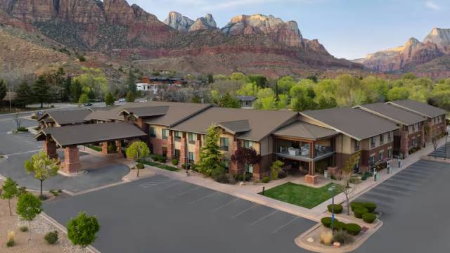 Trek America: Canyons & National Parks