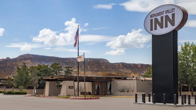 Trek America: Canyons & National Parks