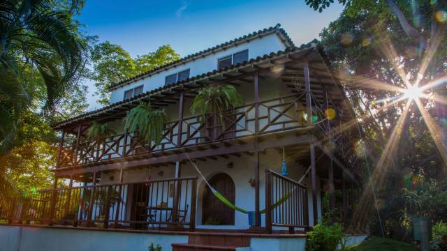 Essential Colombia