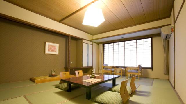 Signature Japan | Through Temples & Time