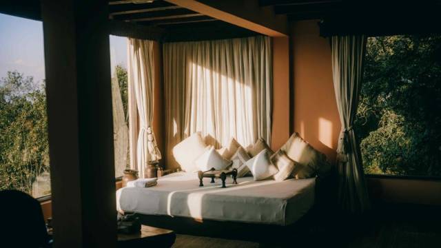 Signature Nepal & Bhutan | Peaks & Prayer Flags