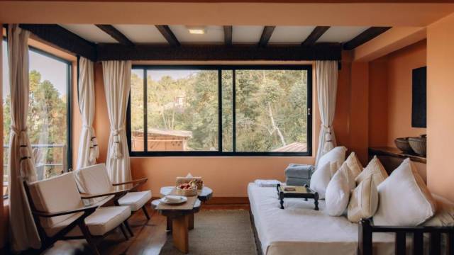 Signature Nepal & Bhutan | Peaks & Prayer Flags