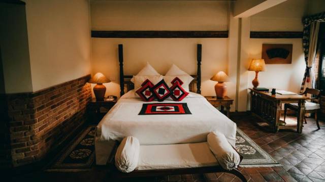 Signature Nepal & Bhutan | Peaks & Prayer Flags