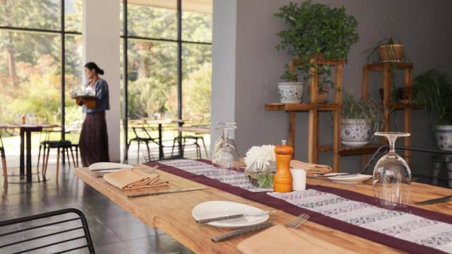 Signature Nepal & Bhutan | Peaks & Prayer Flags