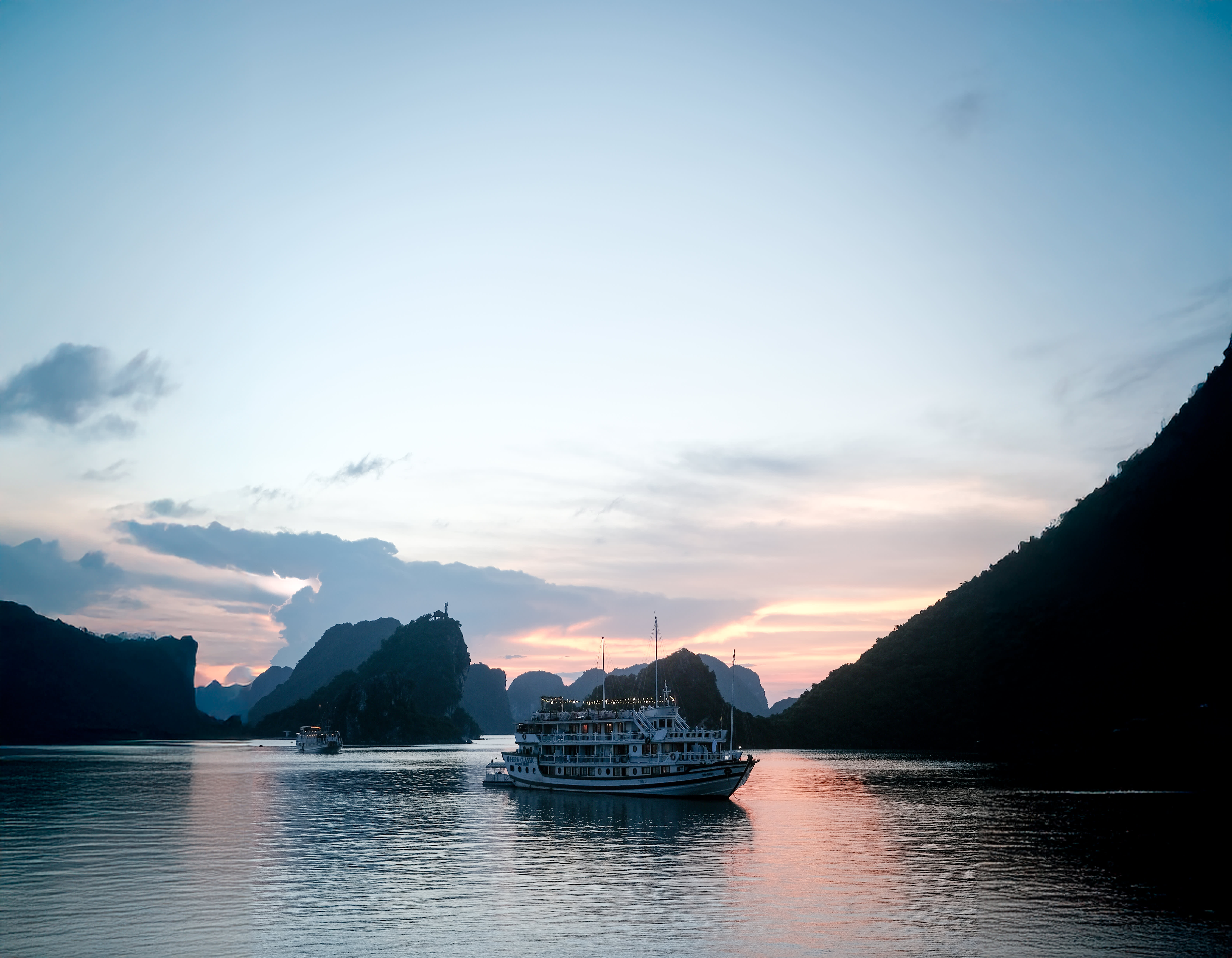 Ha Long Bay boat Cruise 