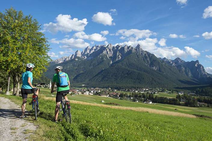 Your Guide to Hiking in the Italian Dolomites