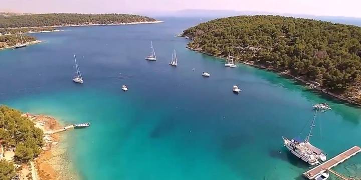 yachts sailing in Lucice