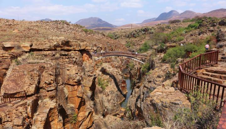 Blick auf die Brücke bei Bourke’s Luck Potholes im Blyde River Canyon Südafrika