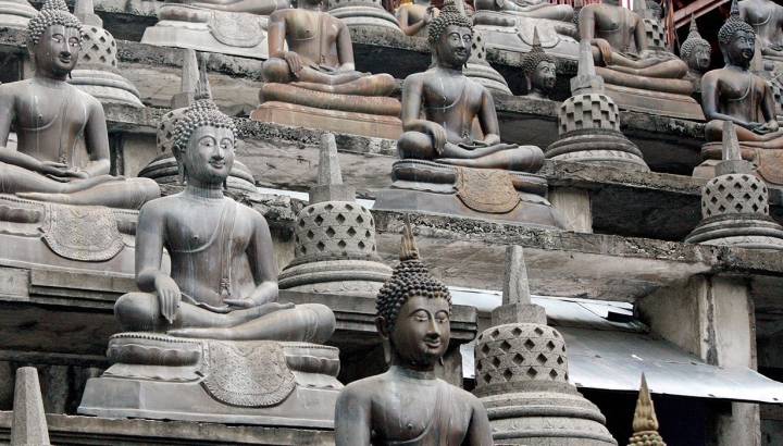 Buddha Statuen in Colombo, Sri Lanka
