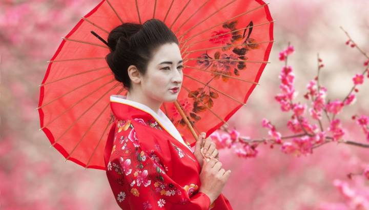 Enchanting Travels Japan Vacations - Best time to travel to Japan - geisha