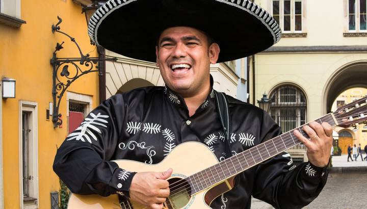 Enchanting Travels Mexico Tours Mexican musicians mariachi on a city street