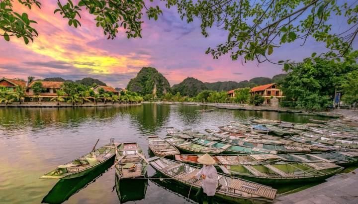 Enchanting Travels Vietnam Tours Hoi An Rowing boat Waiting for passengers at sunrise, - best places to visit in 2019