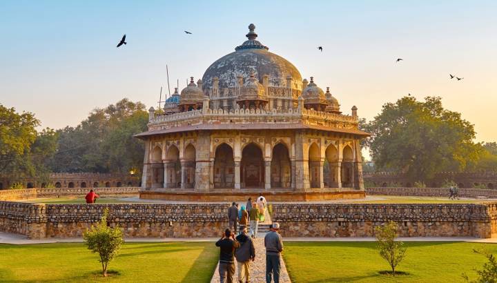 Delhi Sehenswürdigkeiten: Char Bagh Garten mit Mausoleum