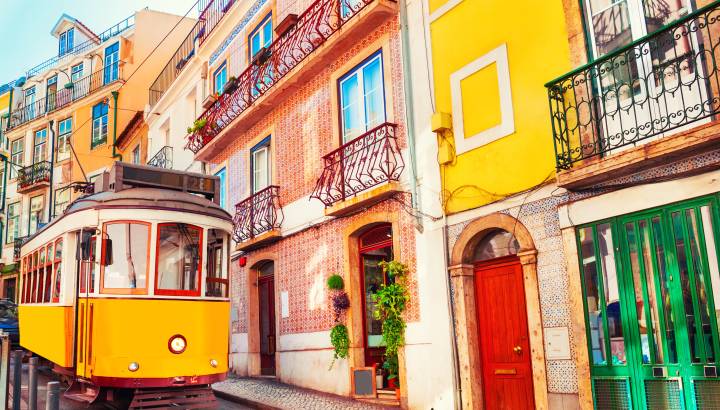 Portugal travel guide - Bica tram in Lisbon