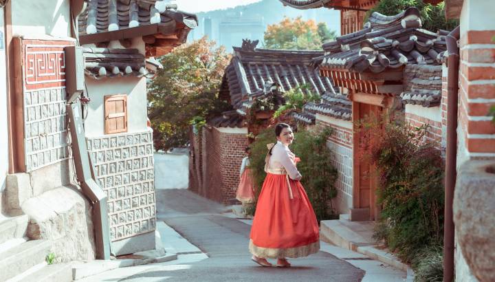 Traditionelle Haeuser im Hanok Dorf Bukchon in Seoul