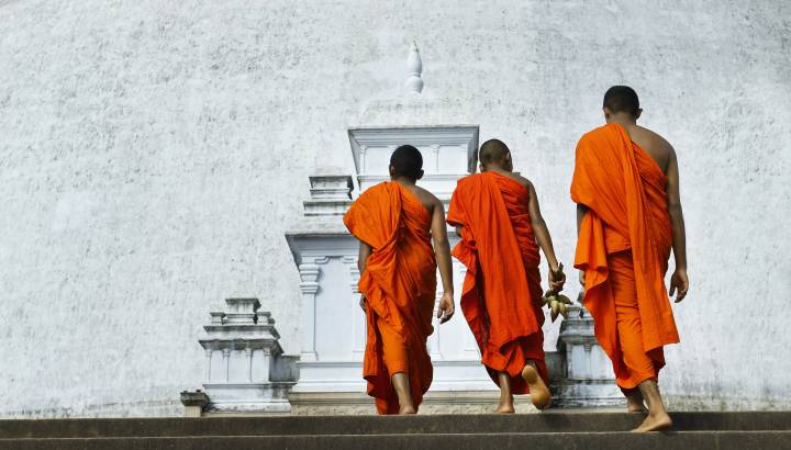 Sri Lankan monks - Sri Lanka travel guide