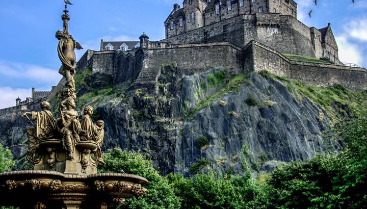 Enchanting Travels UK Ireland Tours Edinburgh Castle during summer Scotland