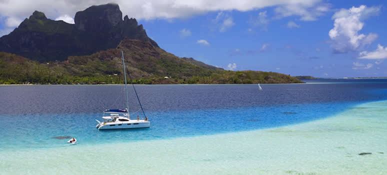 Bareboat Catamaran in Tahiti
