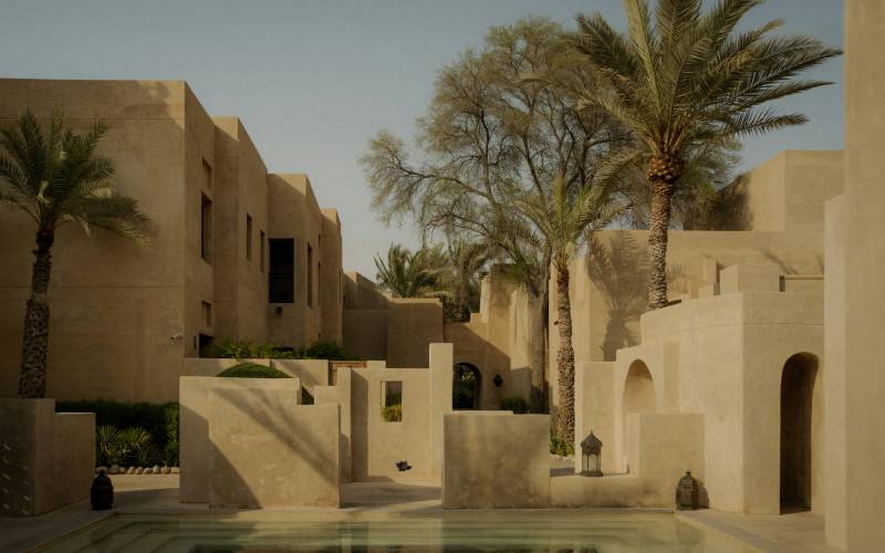 What’s the Difference Between Tailor-made Travel and a Group Tour?