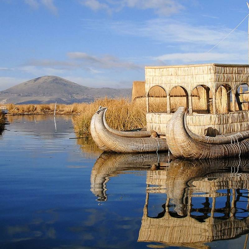 Enchanting-Travels-Bolivia-Tours-Floating-Uros-Islands-Lake-Titicaca - Bolivia Holiday