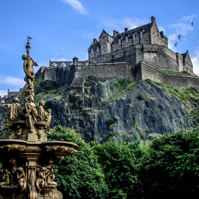 Enchanting Travels UK Ireland Tours Edinburgh Castle during summer Scotland